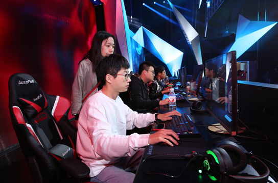 即聚焦于她 即聚焦于她