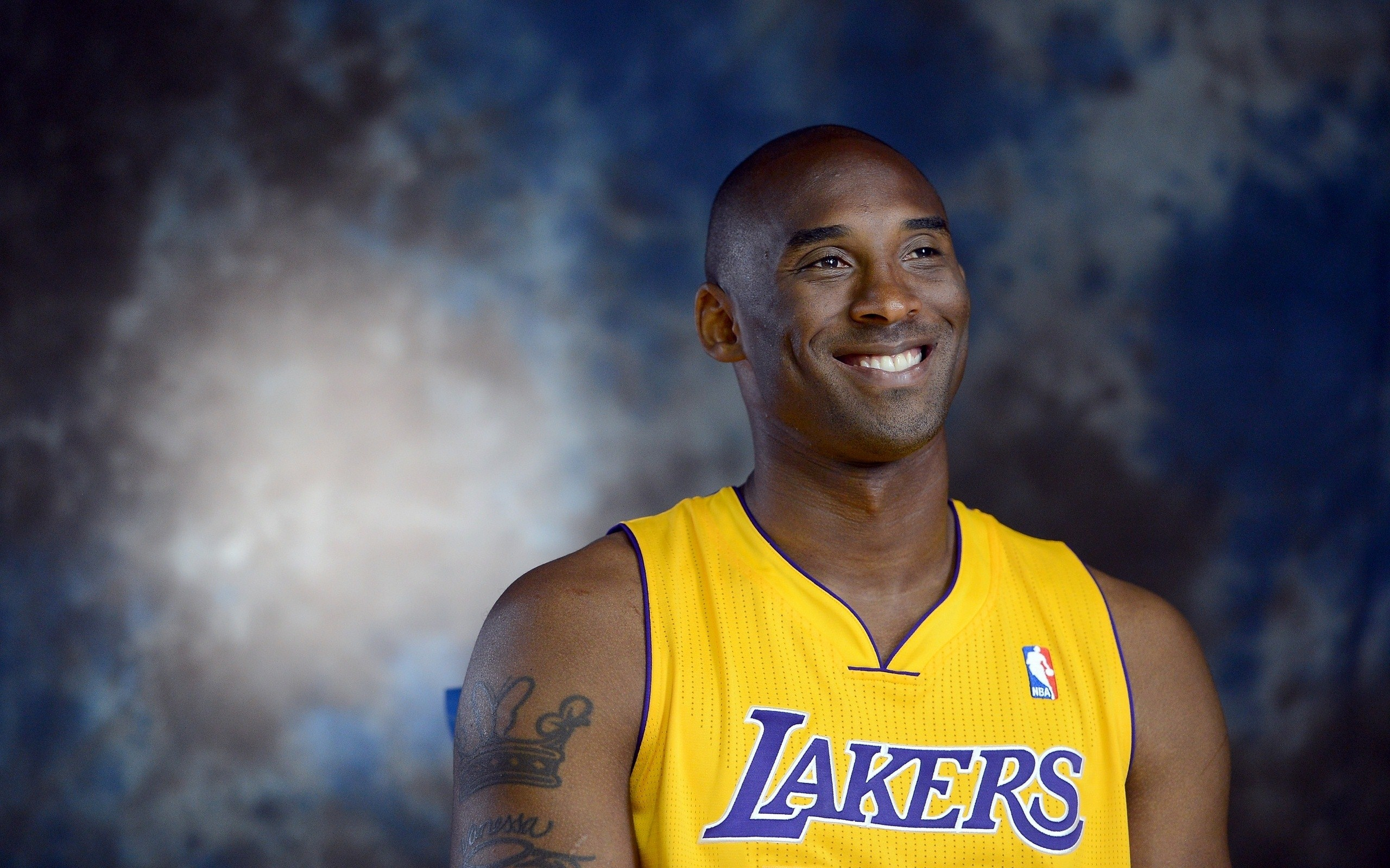 尤其是在反 尤其是在反