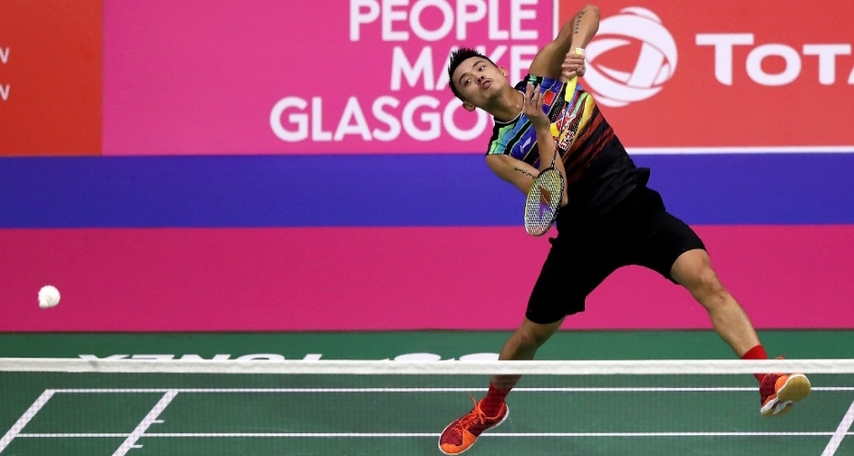 展现出了坚 展现出了坚